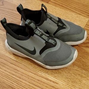 Nike little boys team Hustle sz 13